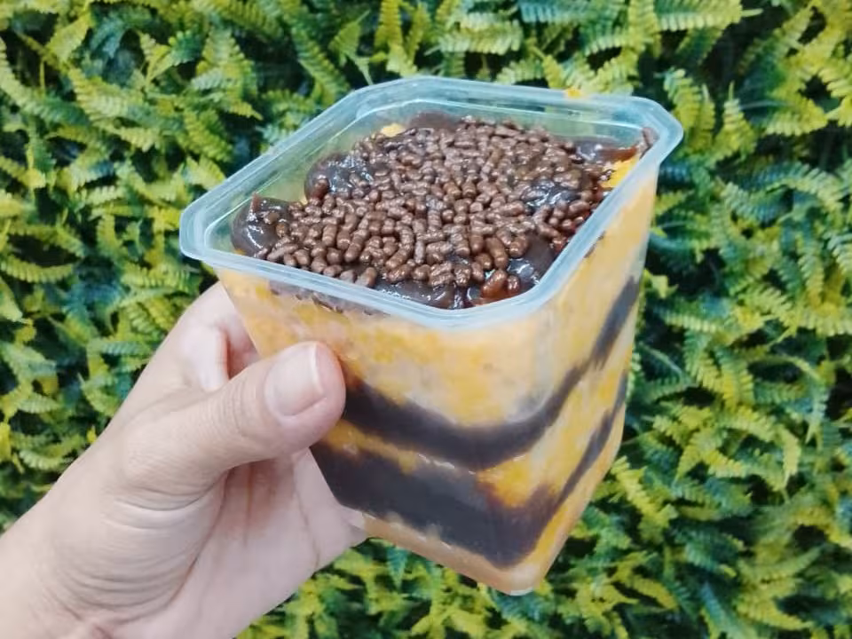 Bolo de pote - cenoura com brigadeiro