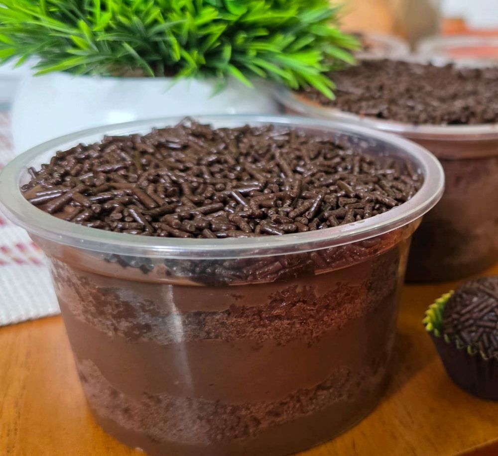 Bolo no pote brigadeiro