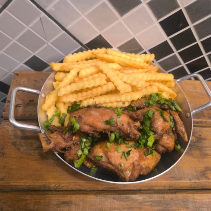 Frango a passarinho com bata crispy