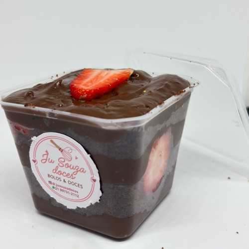 Bolo de pote - Chocolate com Morango